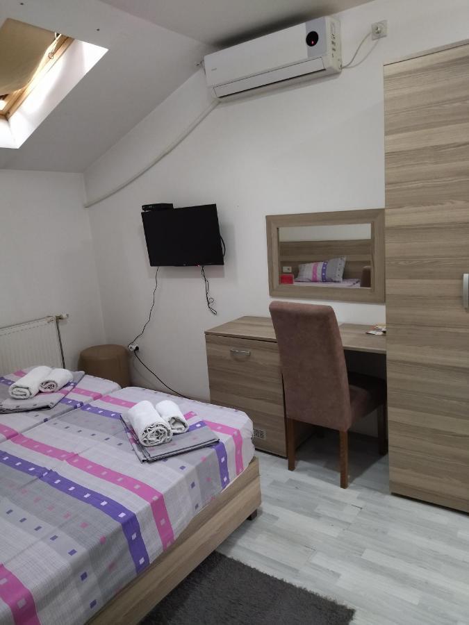 Atina Lux Hostel Leskovac  Exterior foto