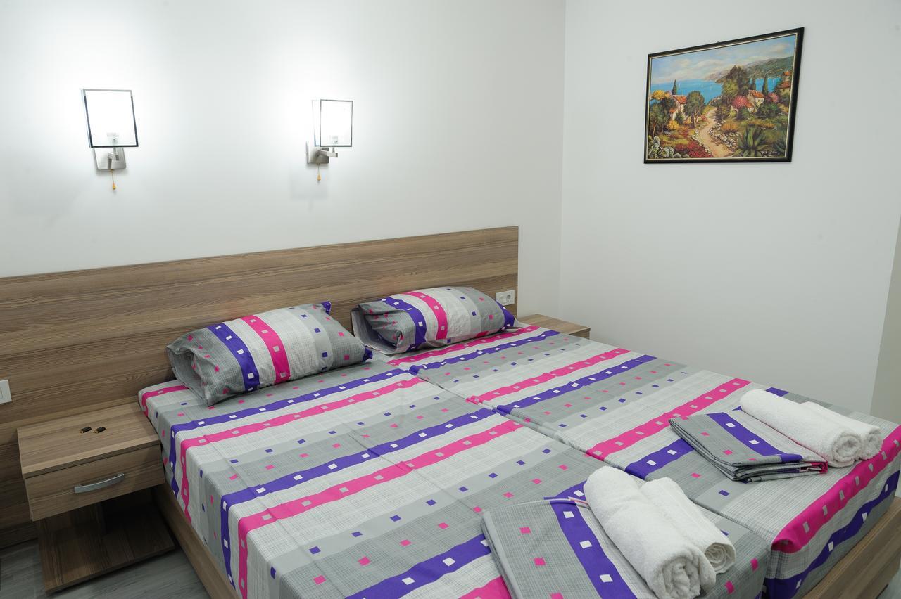 Atina Lux Hostel Leskovac  Exterior foto