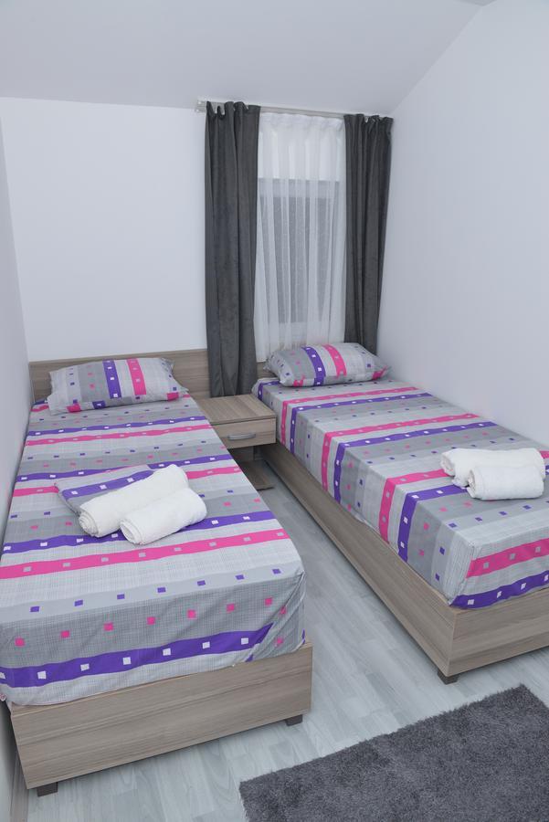 Atina Lux Hostel Leskovac  Exterior foto