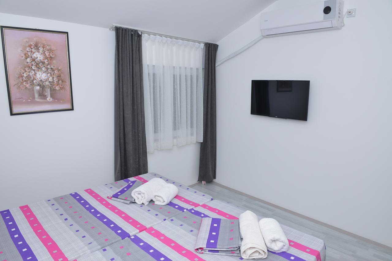Atina Lux Hostel Leskovac  Exterior foto